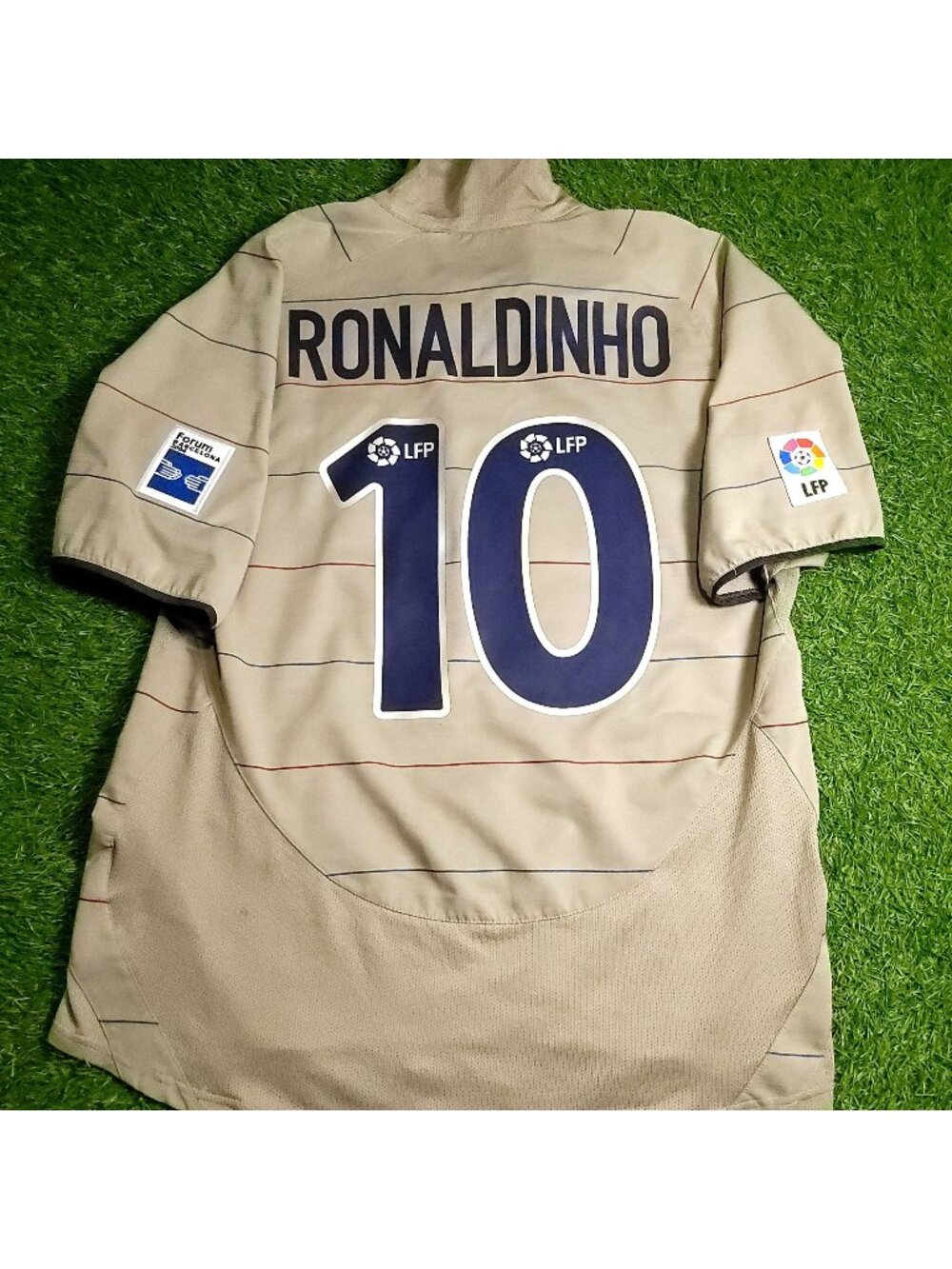 Ronaldinho Barcelona 2003 2004 DEBUT Away Soccer Jersey M SKU# 112587
